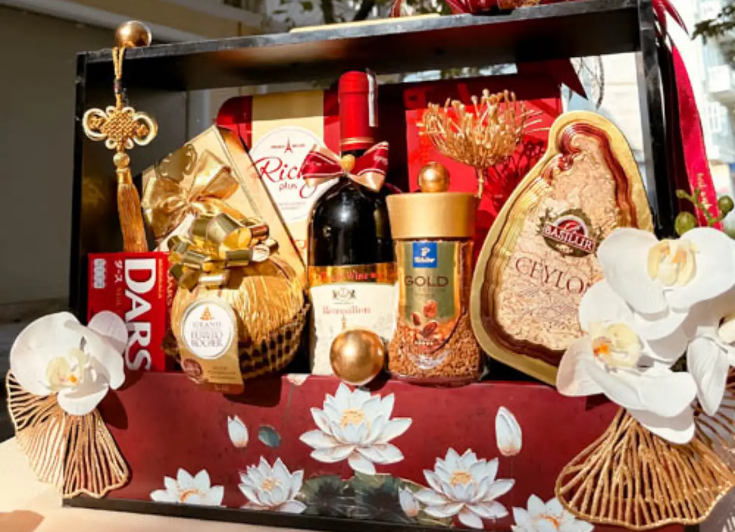 hamper-qua-tet-gom-nhung-gi.webp