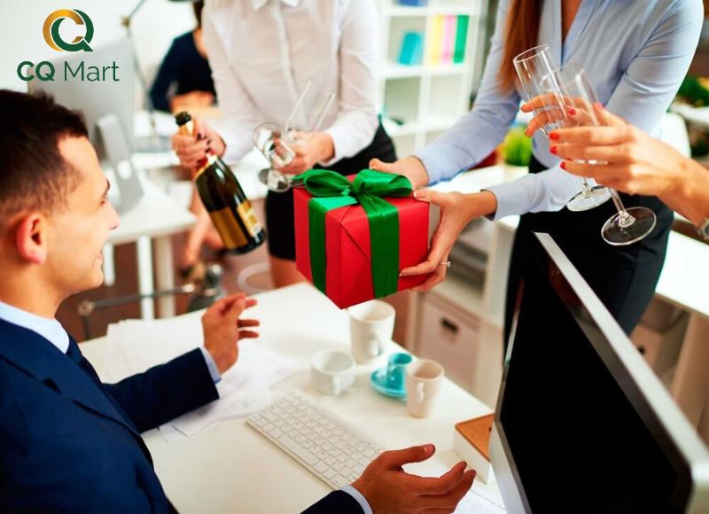Gợi ý 5 món quà Tết ý nghĩa cho người thân, sếp và đối tác
